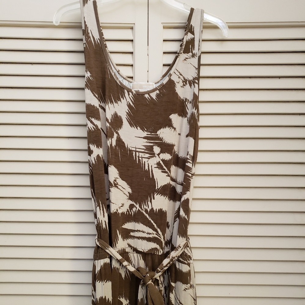 Dress - Picture 2 of 5